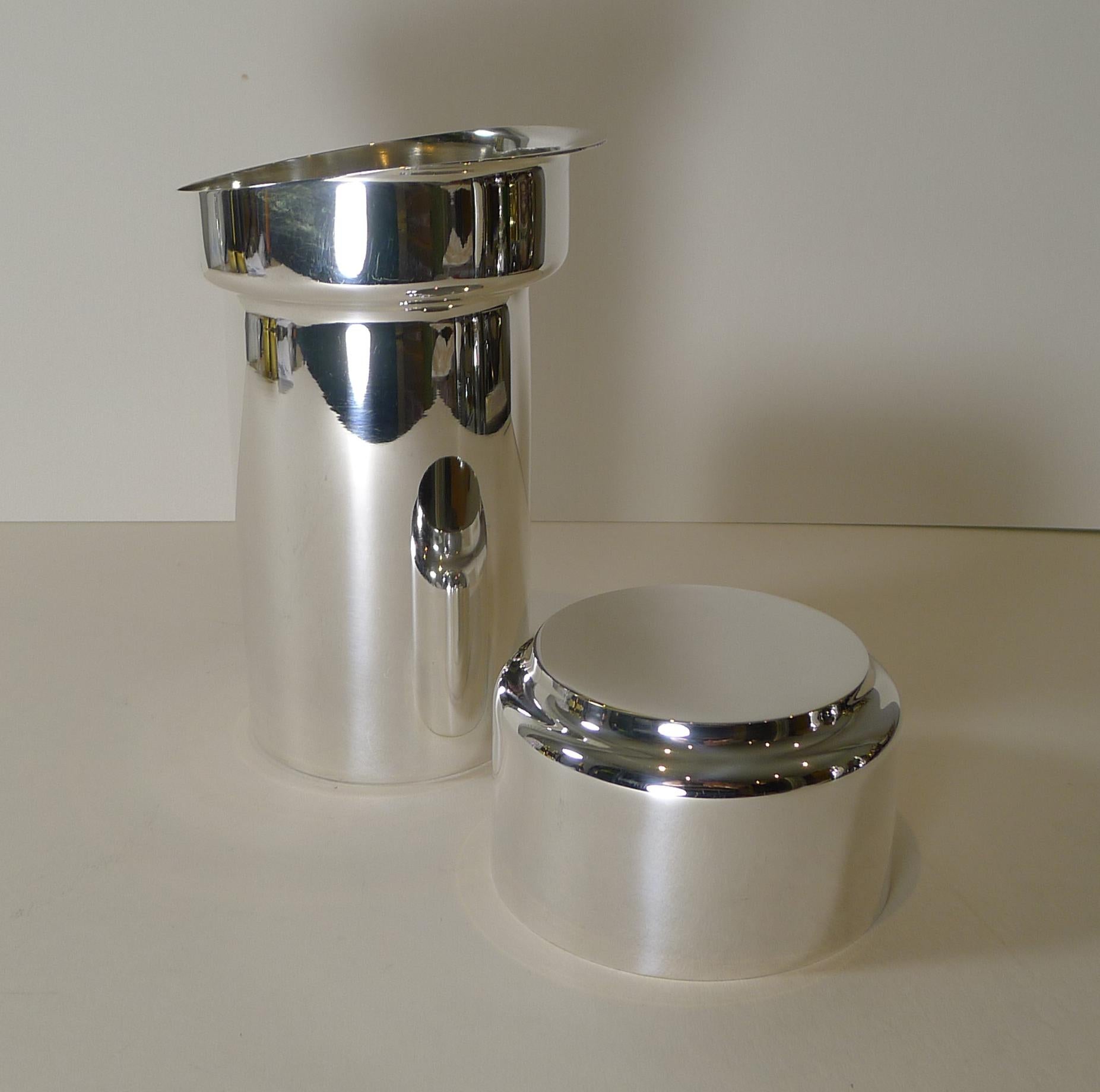Mid-Century Modern Vintage Italian Silver Plated Cocktail Shaker by Lino Sabattini, c.1960 For Sale