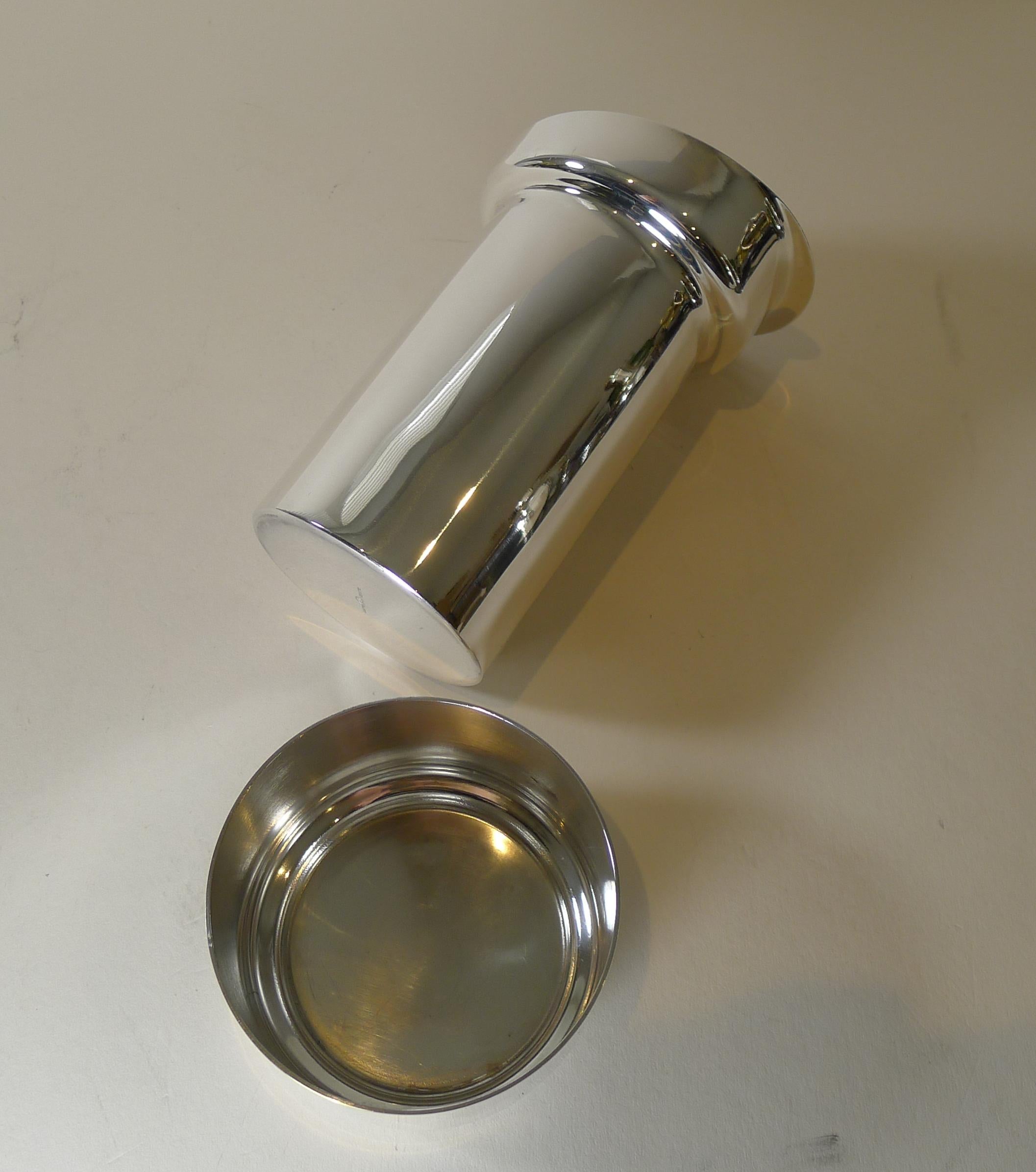 Vintage Italian Silver Plated Cocktail Shaker by Lino Sabattini, c.1960 For Sale 3