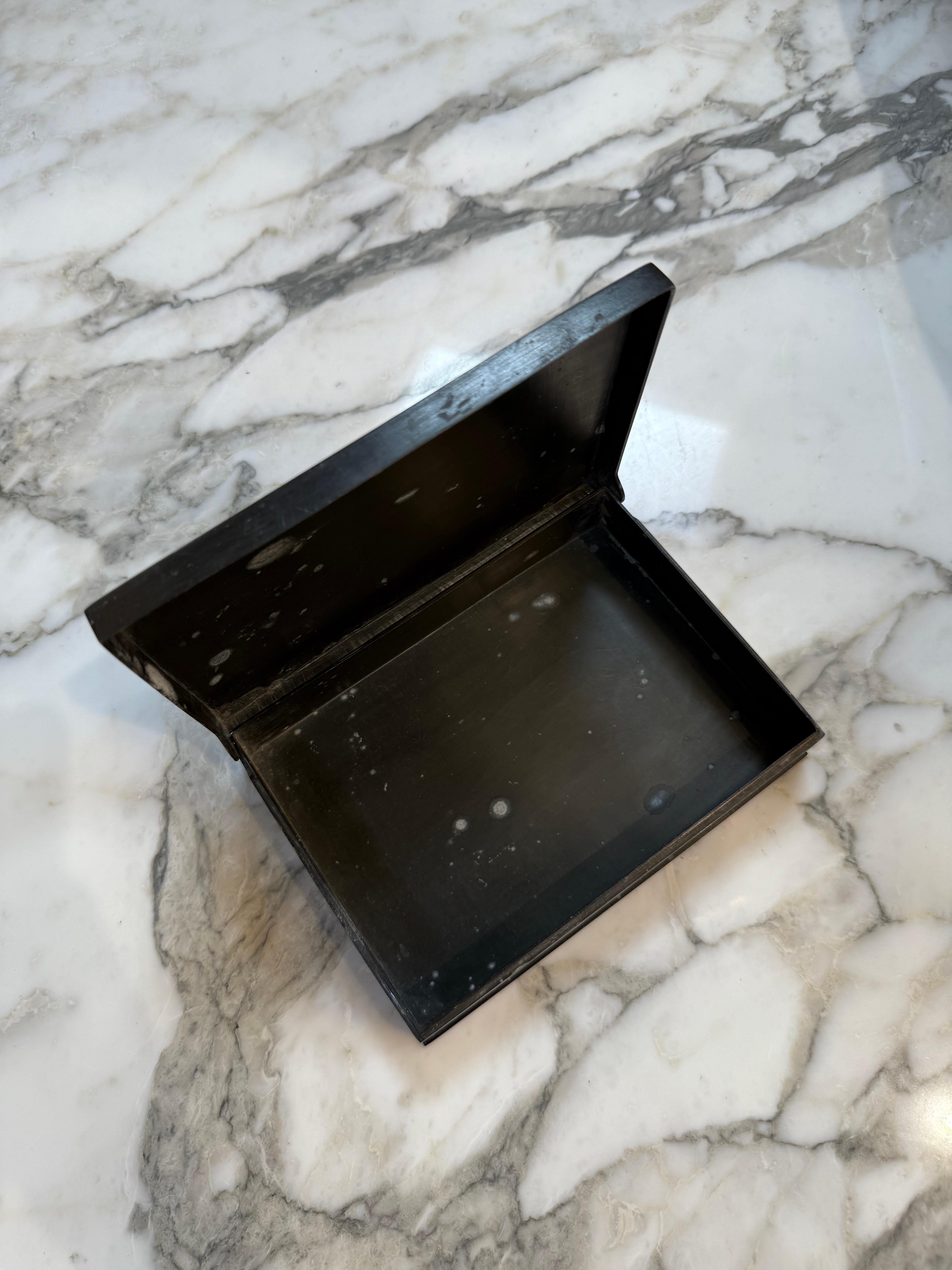 Fine XX secolo Scatola per carte da gioco guilloché d'epoca in argento in vendita