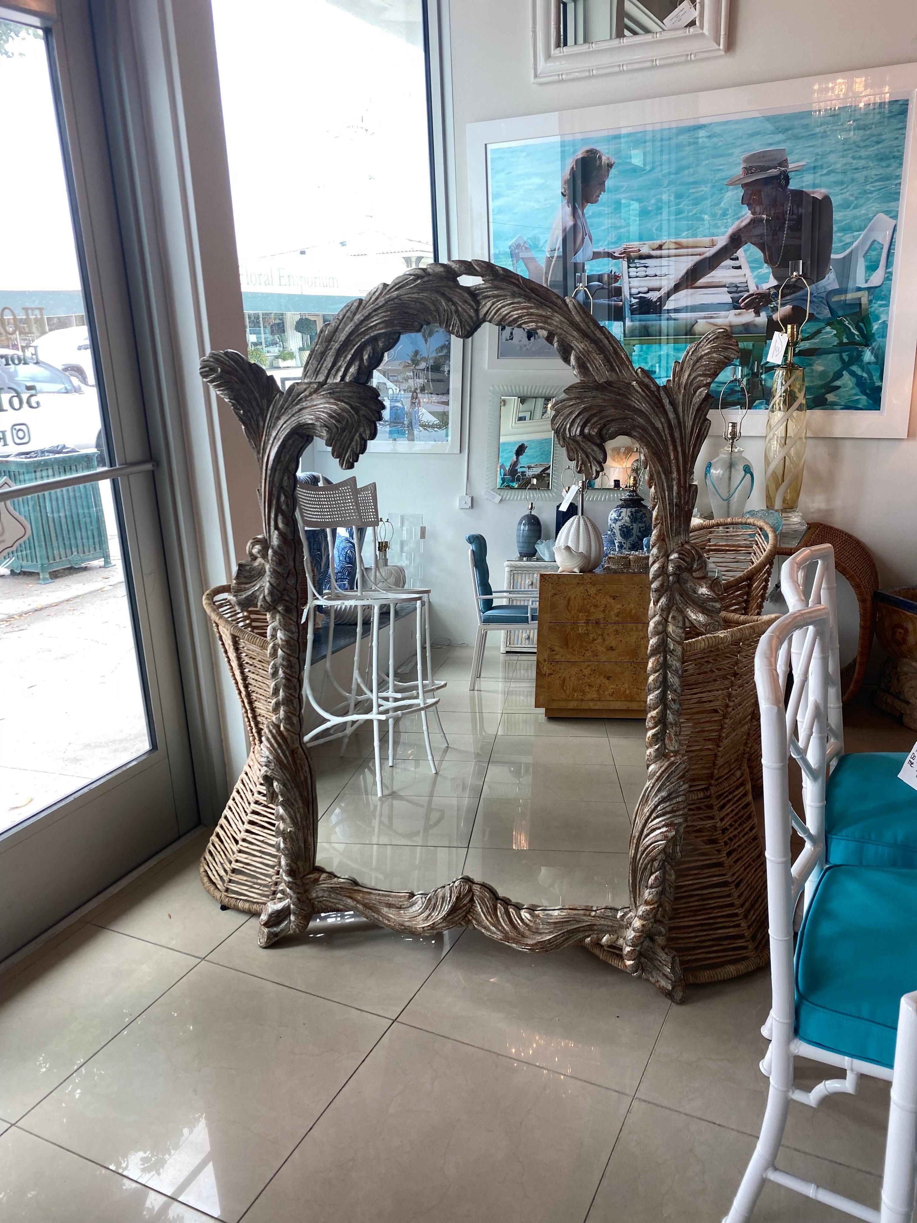 Specchio da parete LaBarge vintage in legno italiano intagliato a fronde di palma Due disponibili in vendita 10
