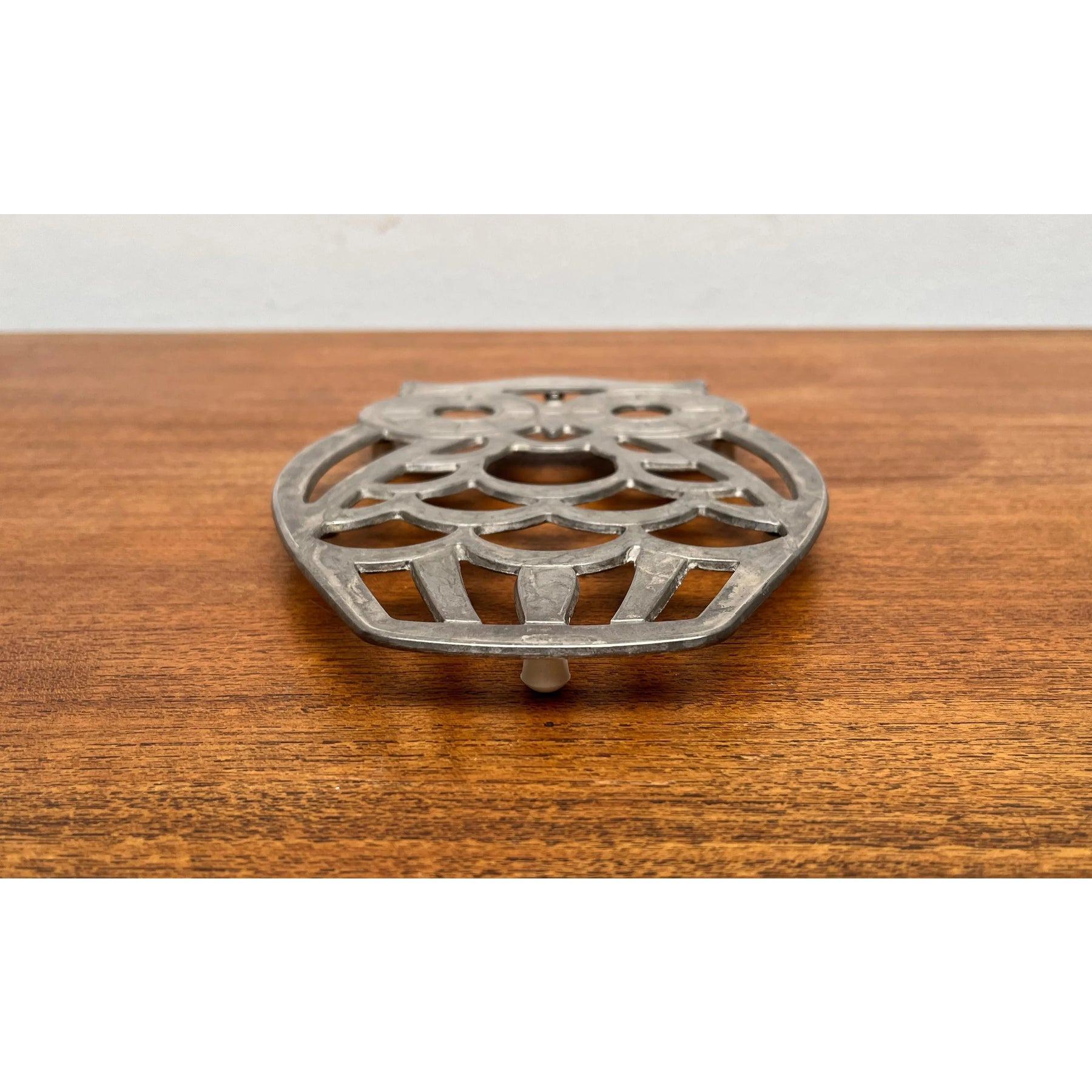 Plateau de table italien vintage en métal argenté avec motif de hibou de Leonard Excellent état - En vente à Hamburg, DE