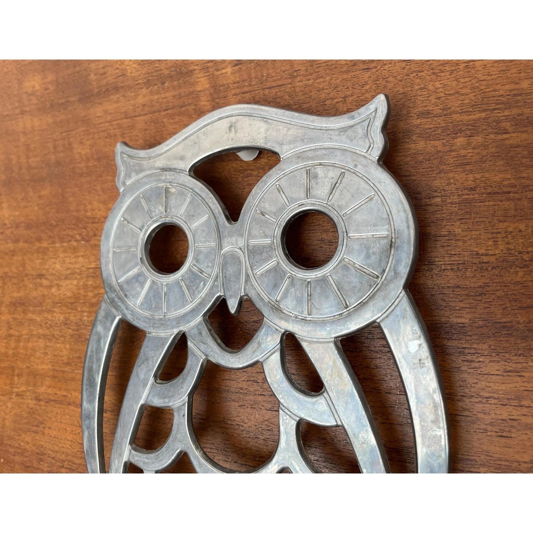 Métal Plateau de table italien vintage en métal argenté avec motif de hibou de Leonard en vente