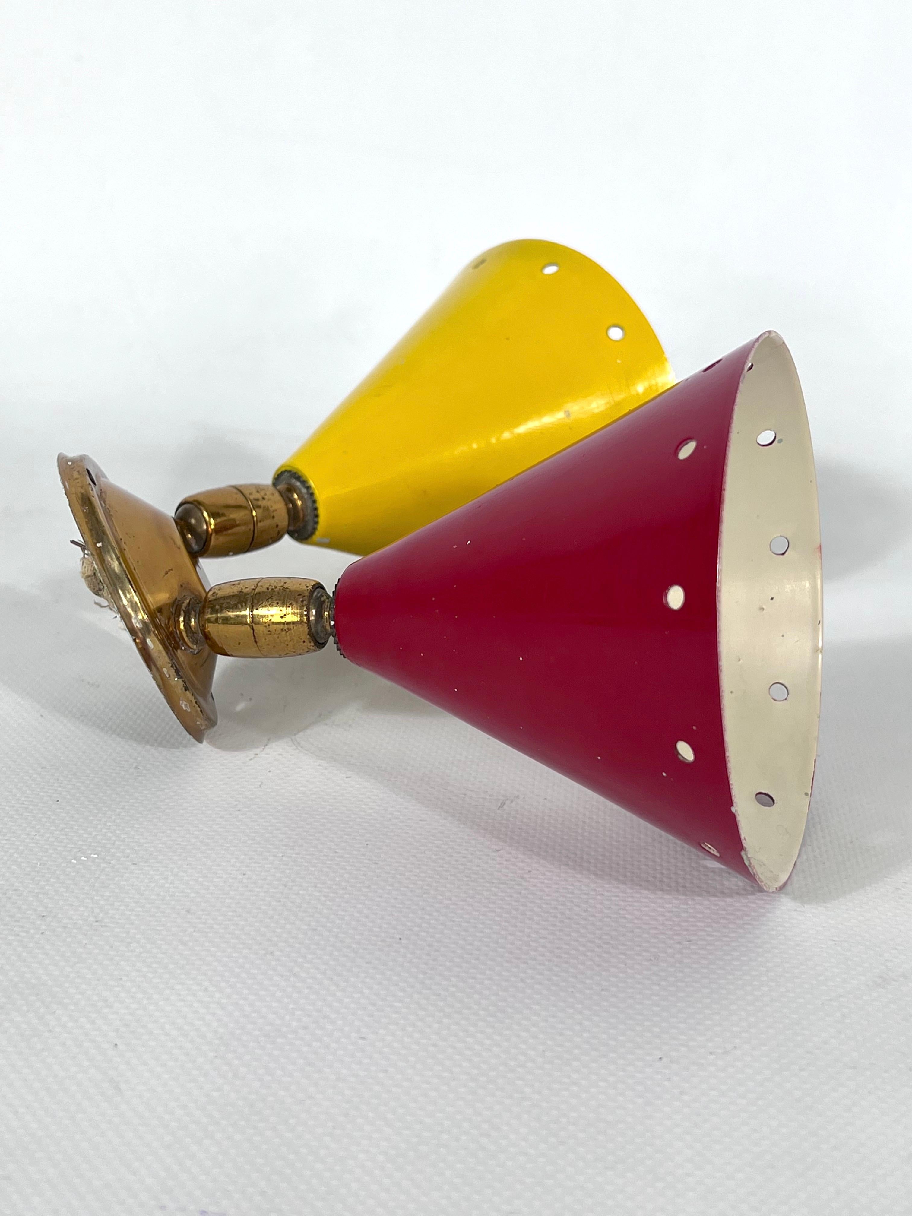 Vintage Italian Single Brass Double Cones Wall Lamp from 50s For Sale 2