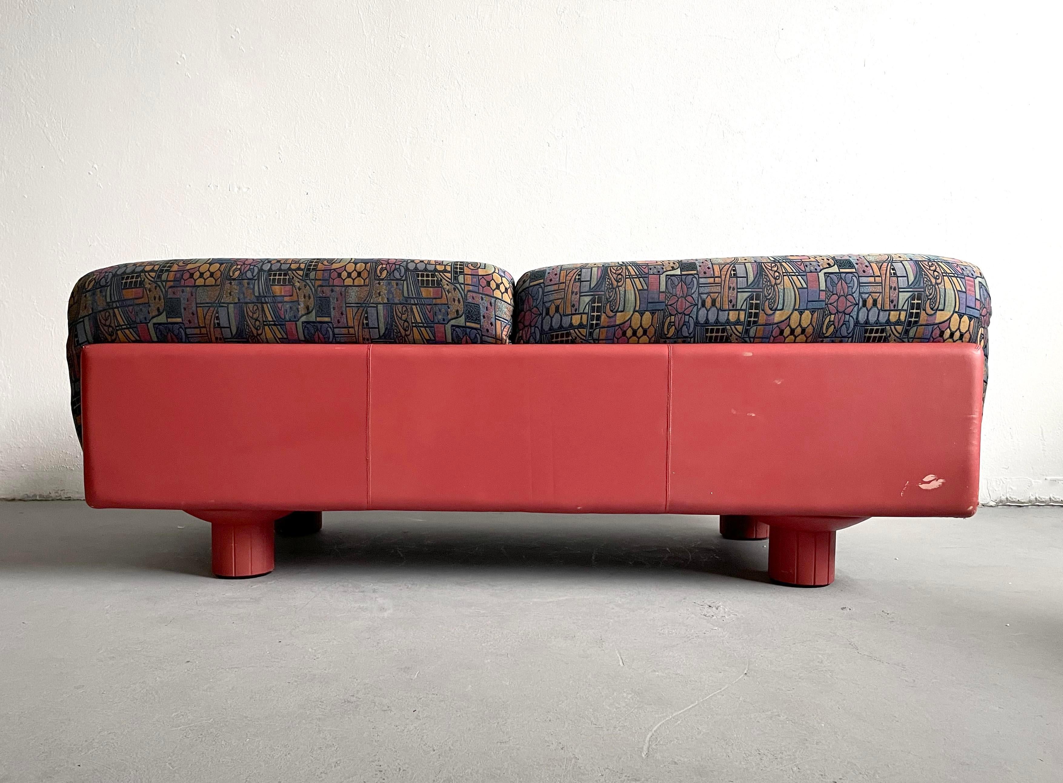 Vintage Italian Sofa Designed by Carlo Bartoli for Rossi di Albizzate, 1980s In Good Condition For Sale In Zagreb, HR