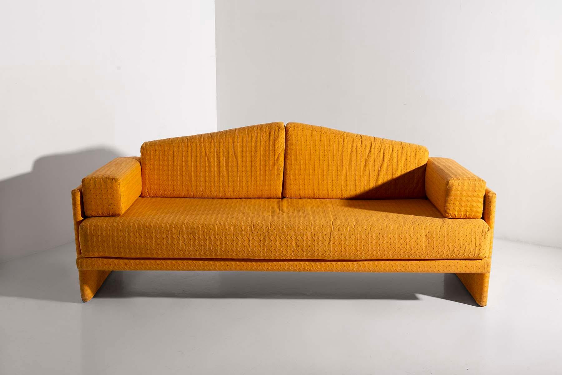 Late 20th Century Vintage Italian Sofa in Yellow Fabric For Sale