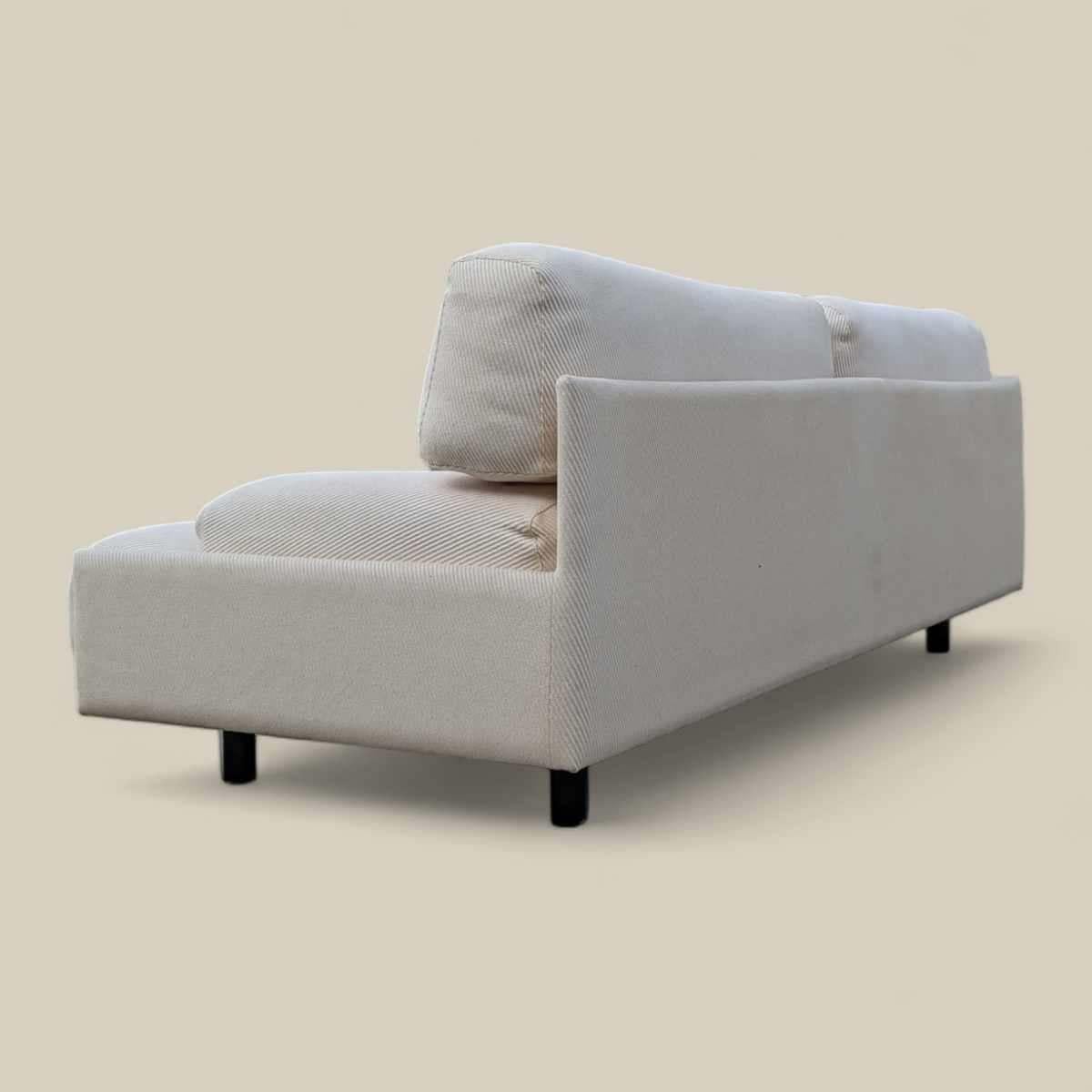 Tessuto Divano italiano vintage, profilo basso, design minimalista, super confortevole, divano in vendita