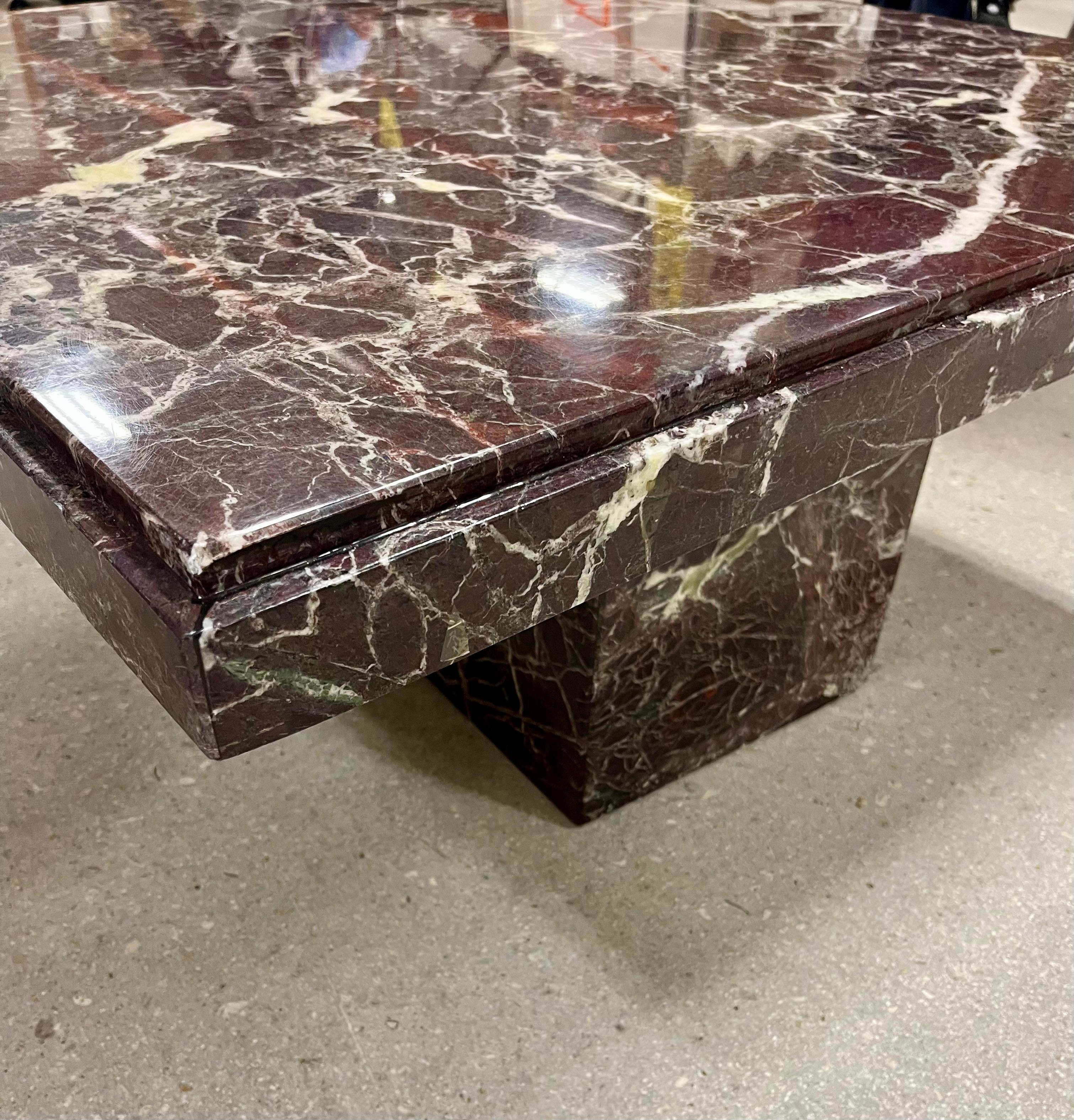 Vintage Italienisch Massiv Rosso Levanto Marmor Couchtisch (20. Jahrhundert)