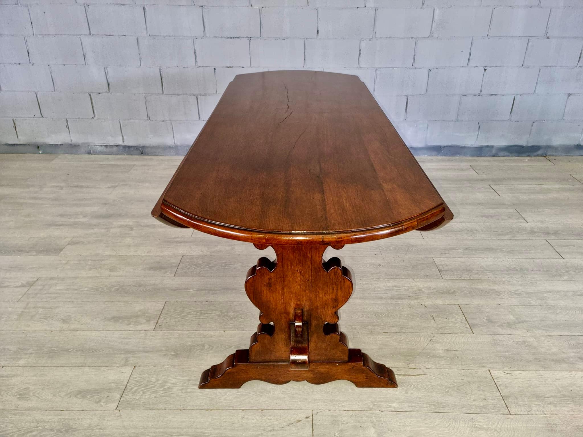 Vintage Italian Solid Wood Drop Leaf Trestle Dining Table In Good Condition For Sale In Bridgeport, CT