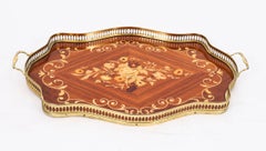 Vassoio per bevande d'epoca in intarsio sorrentino della metà del XX secolo
