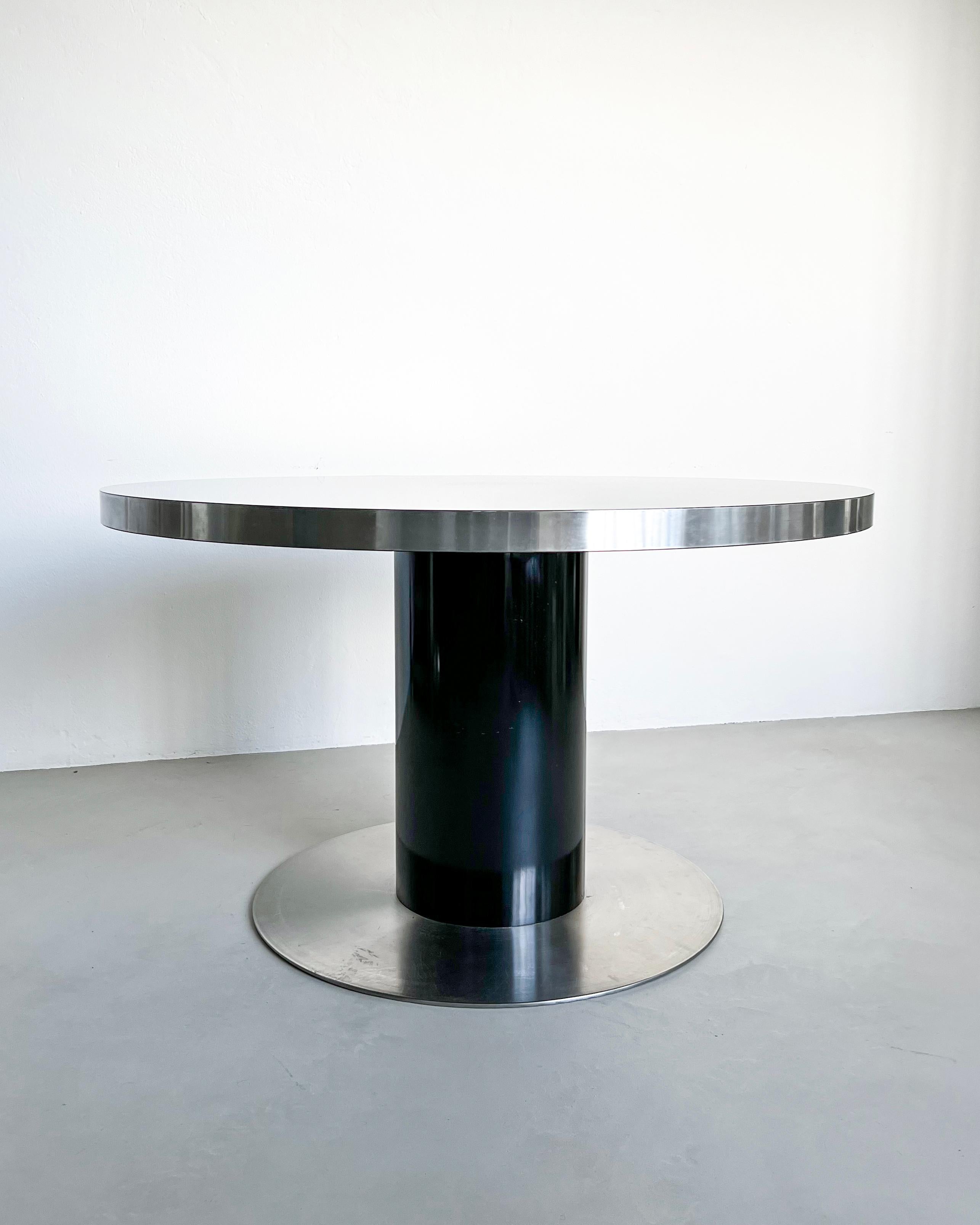 Fin du 20e siècle Table de salle à manger italienne de l'ère spatiale en bois laqué et acier par Willy Rizzo en vente