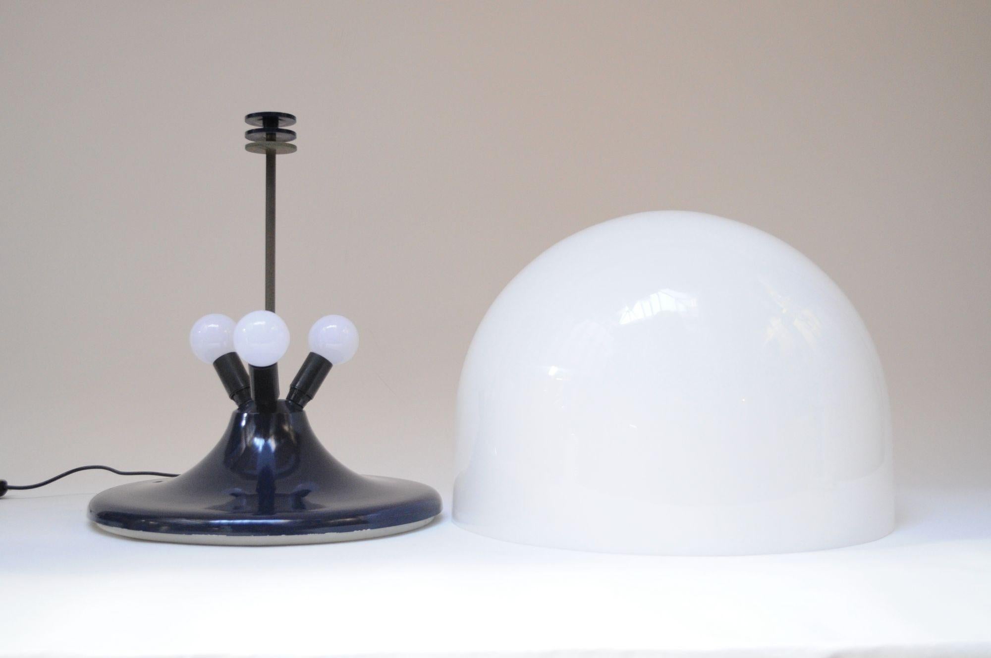 Late 20th Century Vintage Italian Space Age Dome Mushroom Table Lamp in Enameled Metal and Acrylic For Sale