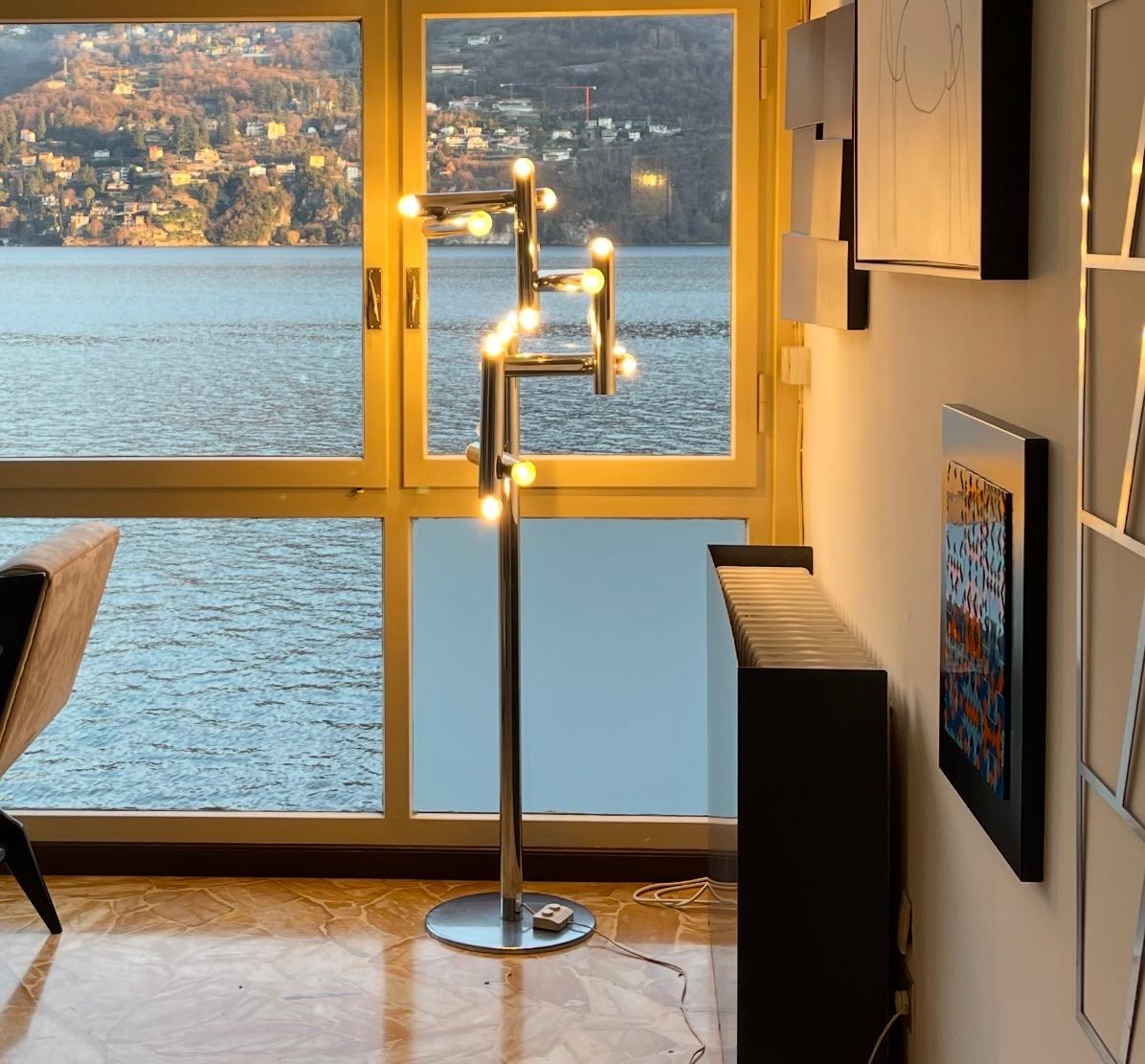 Lampadaire italien de l'ère spatiale Reggiani, tubes géométriques, chromé minimal en vente 7