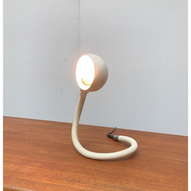 Lampe de table italienne Hebi de l'ère spatiale par Isao Hosoe pour Valenti Luce, 1970 en vente 4