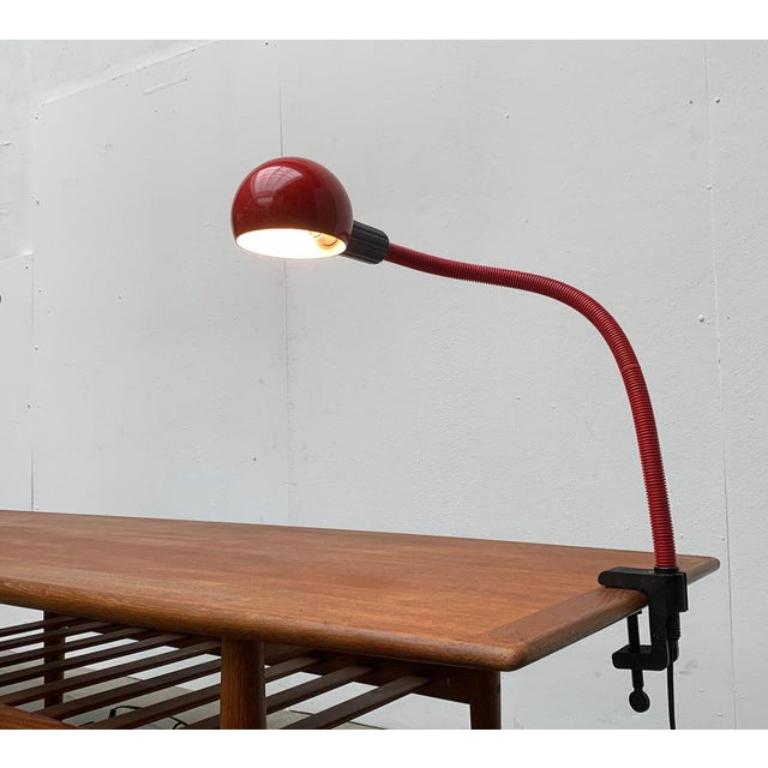 Lampe de table italienne Hebi de l'ère spatiale par Isao Hosoe pour Valenti Luce, 1970 en vente 6