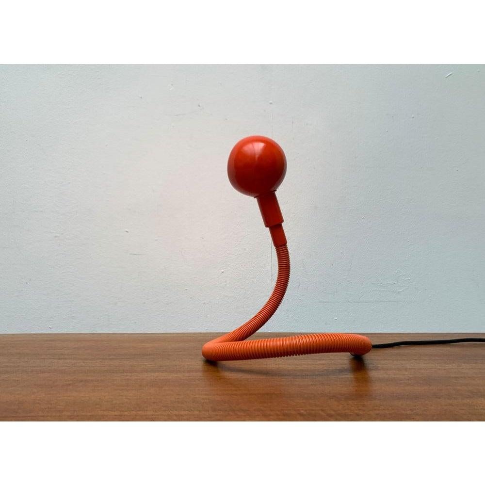 Métal Lampe de table italienne Hebi de l'ère spatiale par Isao Hosoe pour Valenti Luce, 1970 en vente