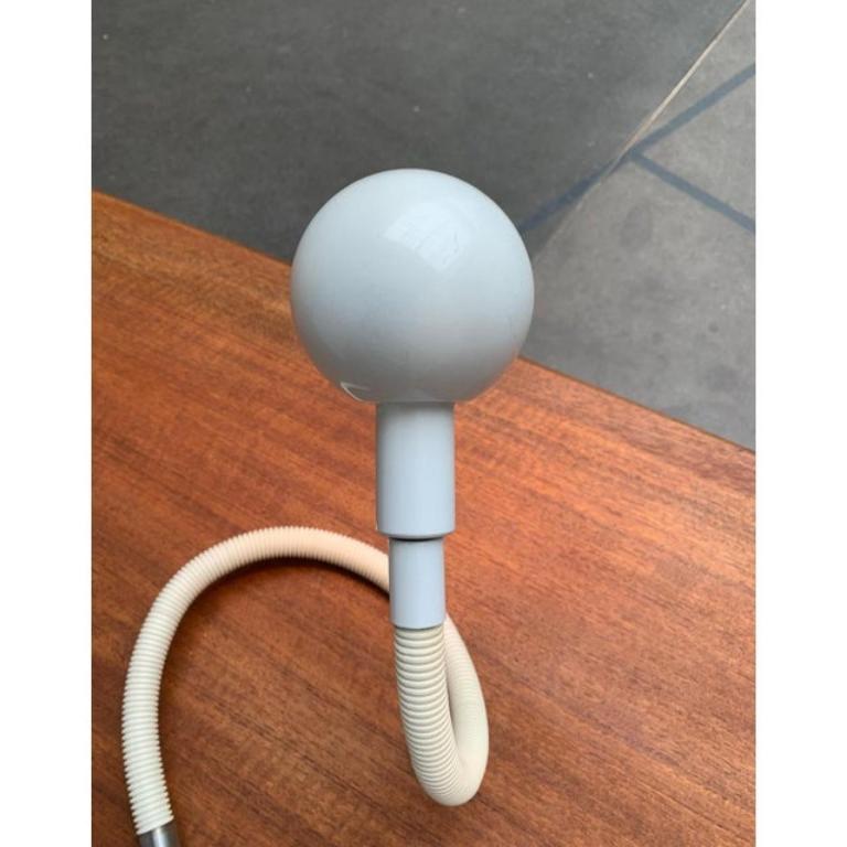 Métal Lampe de table italienne Hebi de l'ère spatiale par Isao Hosoe pour Valenti Luce, 1970 en vente