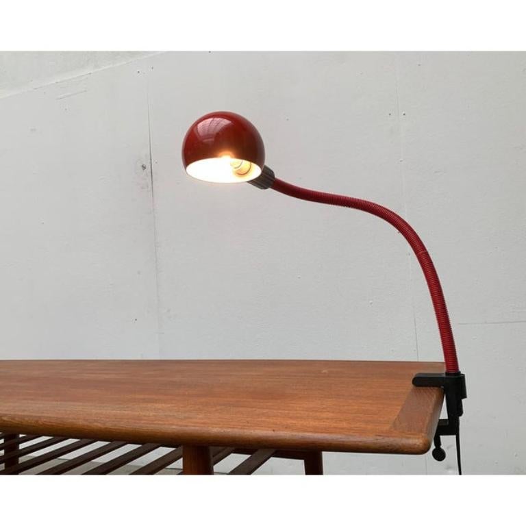 Lampe de table italienne Hebi de l'ère spatiale par Isao Hosoe pour Valenti Luce, 1970 en vente 1