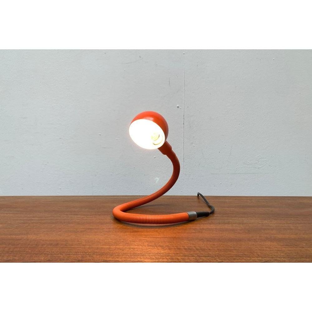 Lampe de table italienne Hebi de l'ère spatiale par Isao Hosoe pour Valenti Luce, 1970 en vente 2