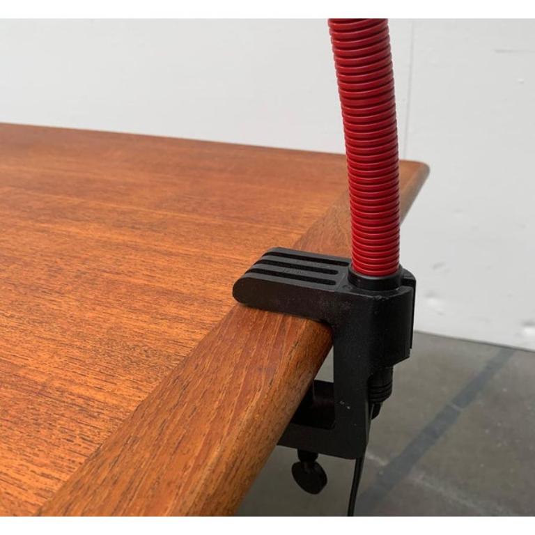Lampe de table italienne Hebi de l'ère spatiale par Isao Hosoe pour Valenti Luce, 1970 en vente 3