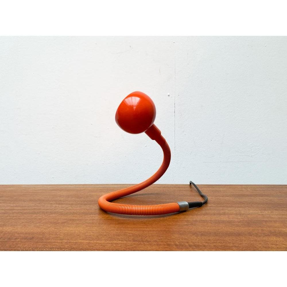 Lampe de table italienne Hebi de l'ère spatiale par Isao Hosoe pour Valenti Luce, 1970 en vente 3