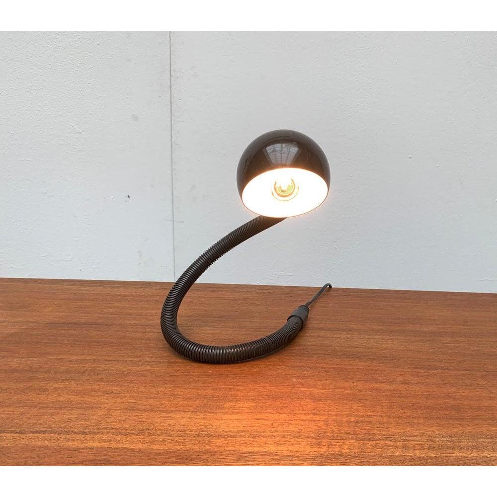 Lampe de table italienne Hebi de l'ère spatiale par Isao Hosoe pour Valenti Luce en vente 5