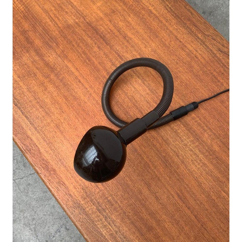 Métal Lampe de table italienne Hebi de l'ère spatiale par Isao Hosoe pour Valenti Luce en vente
