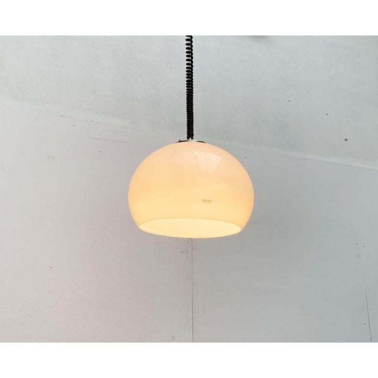 Lampe suspendue Jolly italienne de l'ère spatiale par Luigi Massoni pour Guzzini, années 1960 en vente 6