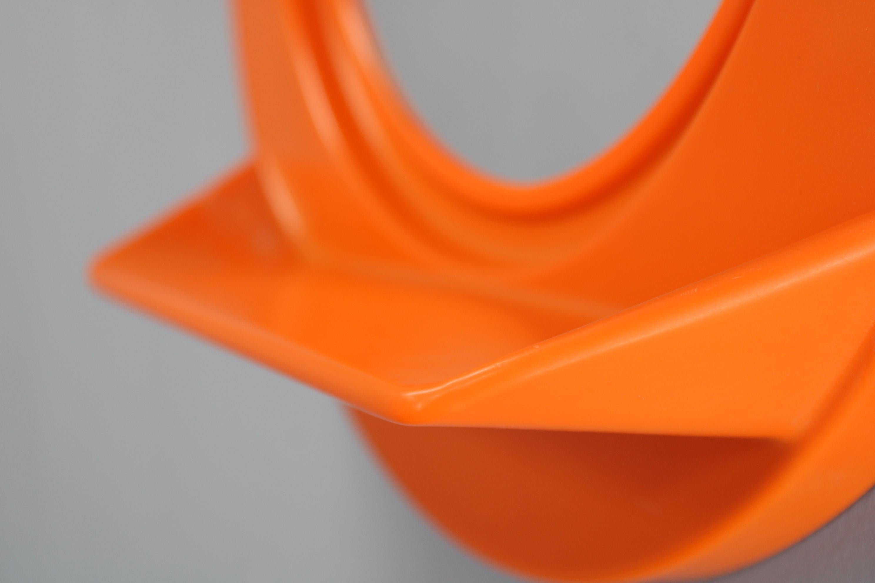 Fin du 20e siècle Miroir rond en plastique avec étagère, Vintage A Space AGE, 1970 en vente