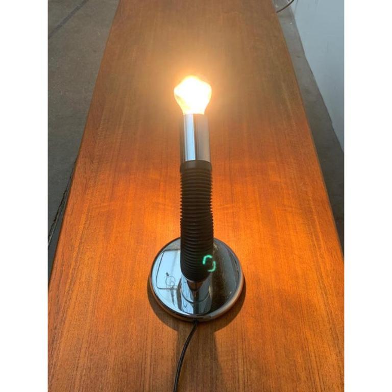 Lampe de table italienne de l'ère spatiale par Bellini pour Targetti, 1970 en vente 2