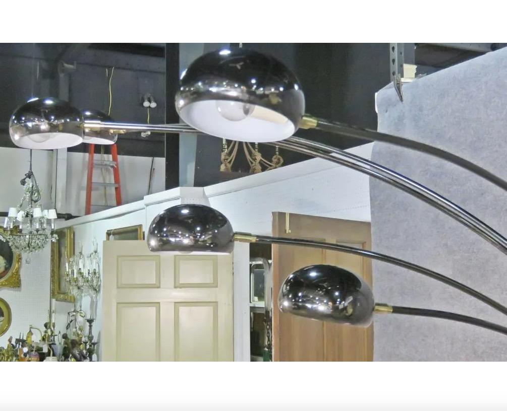 Italienische Vintage-Stehlampe „Spray Arch“ aus Chrom und Marmor 3