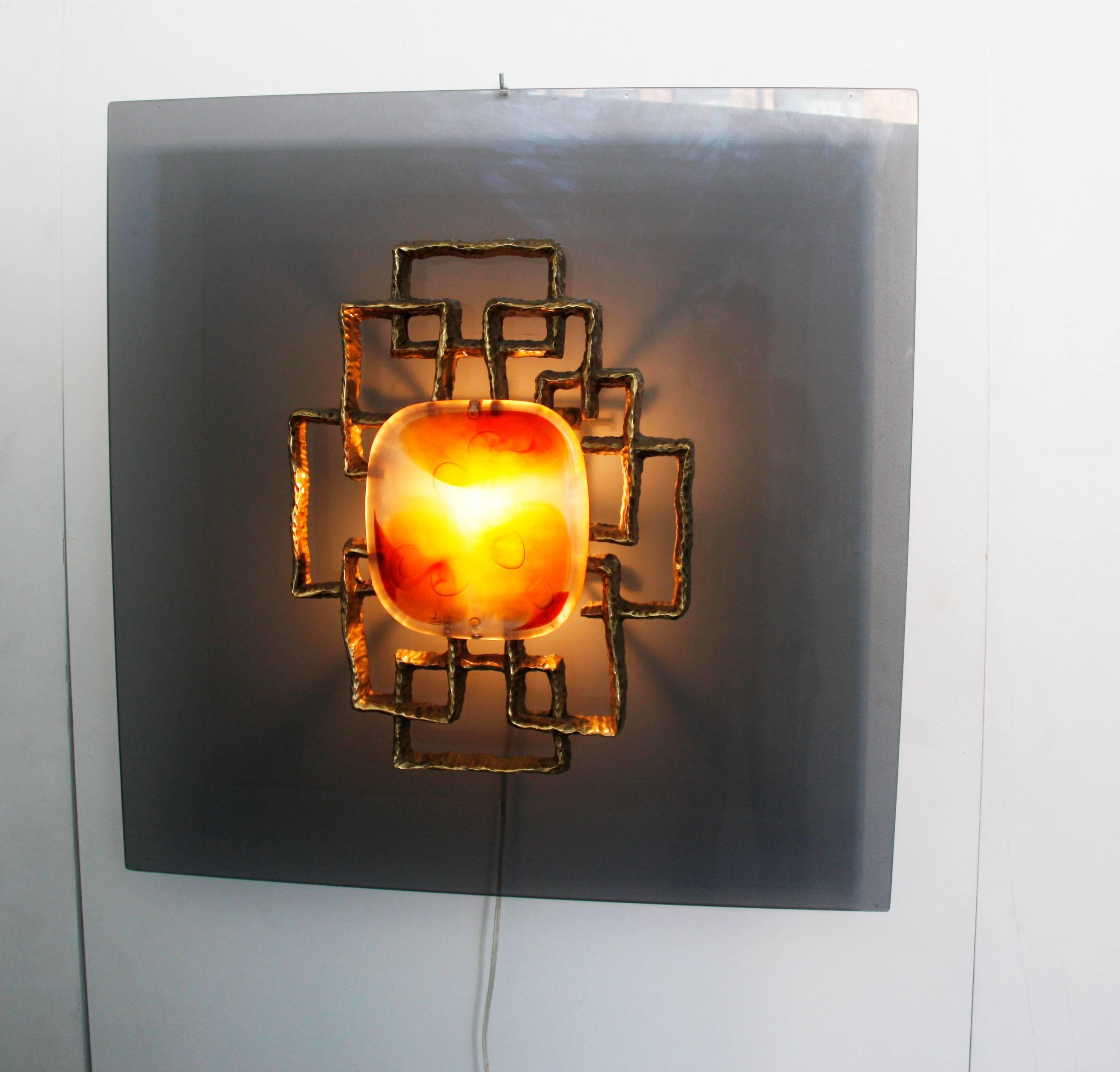 Vintage Italian Square Wall Light in Bronze and Glass Paste In Good Condition For Sale In Belgium, Brussels