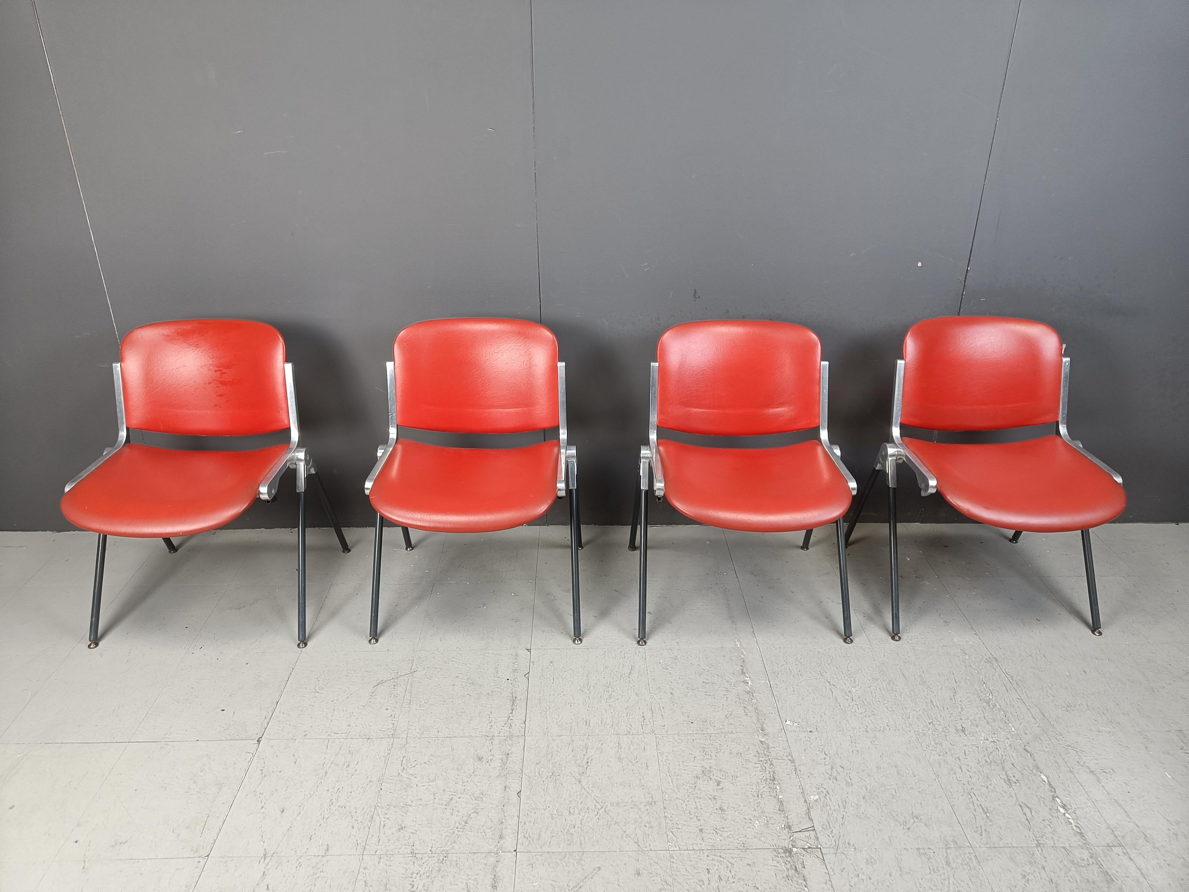 Mid-Century Modern Vintage italian stackable dining chairs, 1970s For Sale