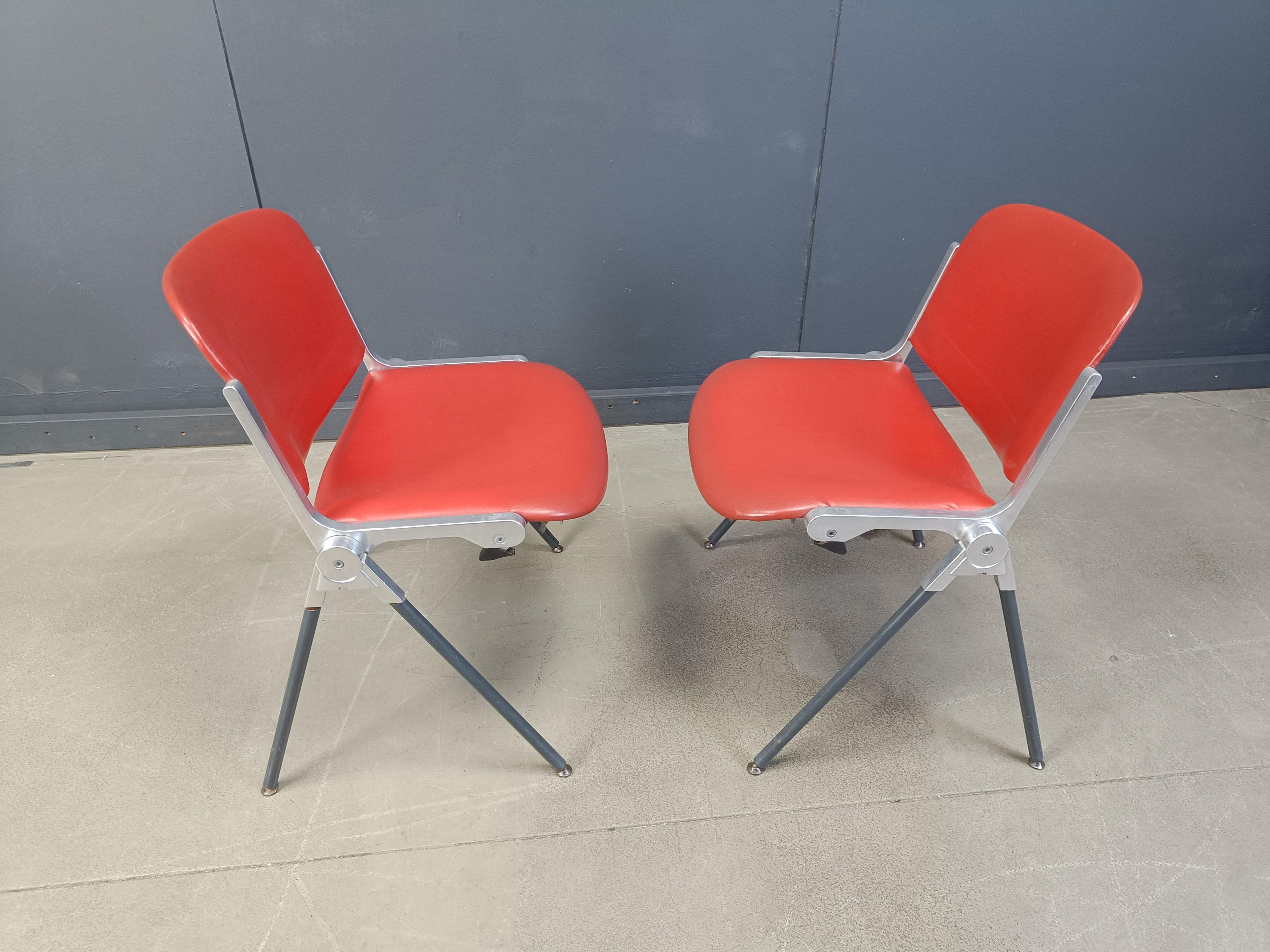Italienische stapelbare Vintage-Esszimmerstühle, 1970er Jahre (Französisch) im Angebot