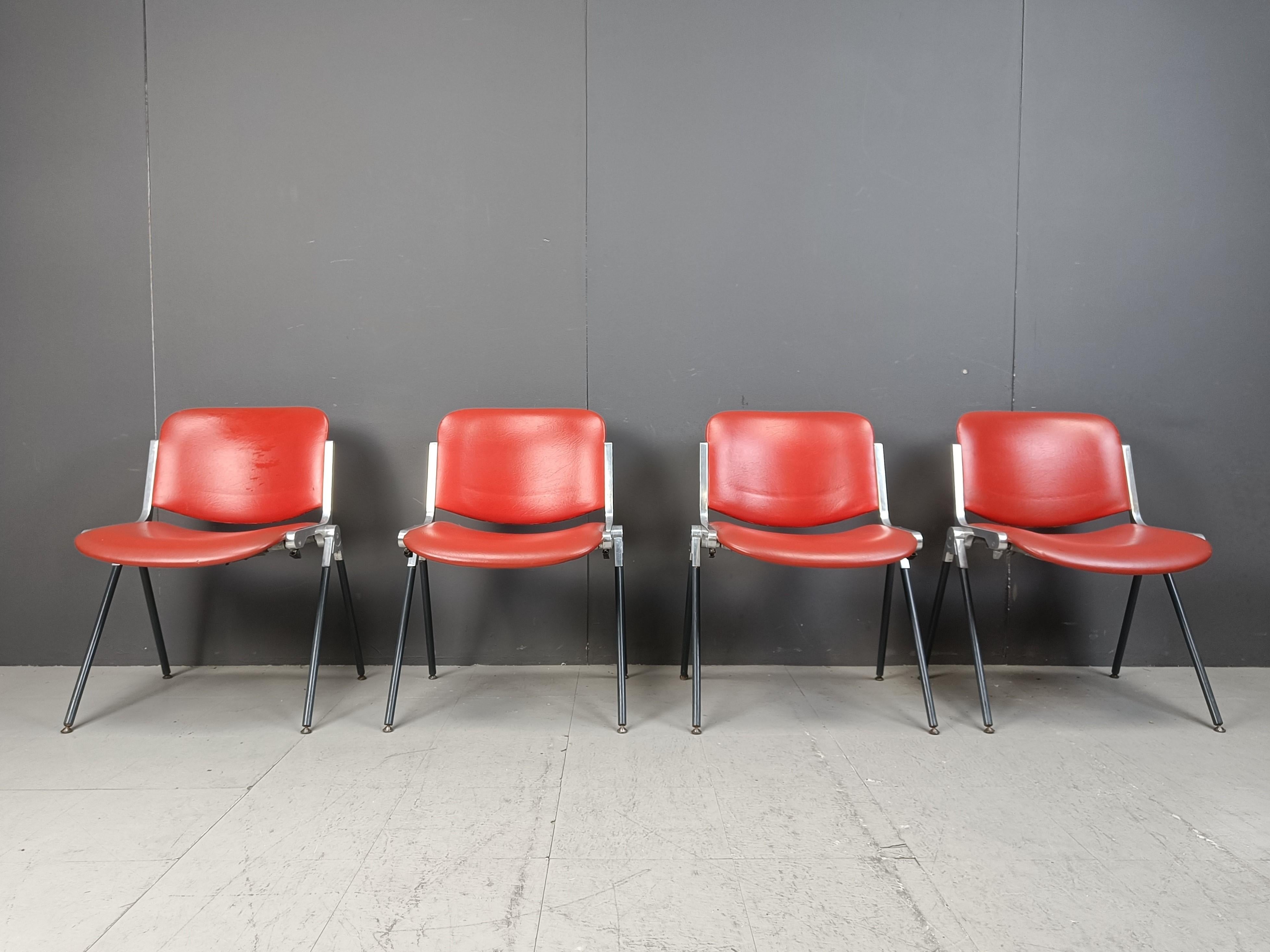 Vintage italian stackable dining chairs, 1970s In Good Condition For Sale In Leuven, Vlaams Gewest