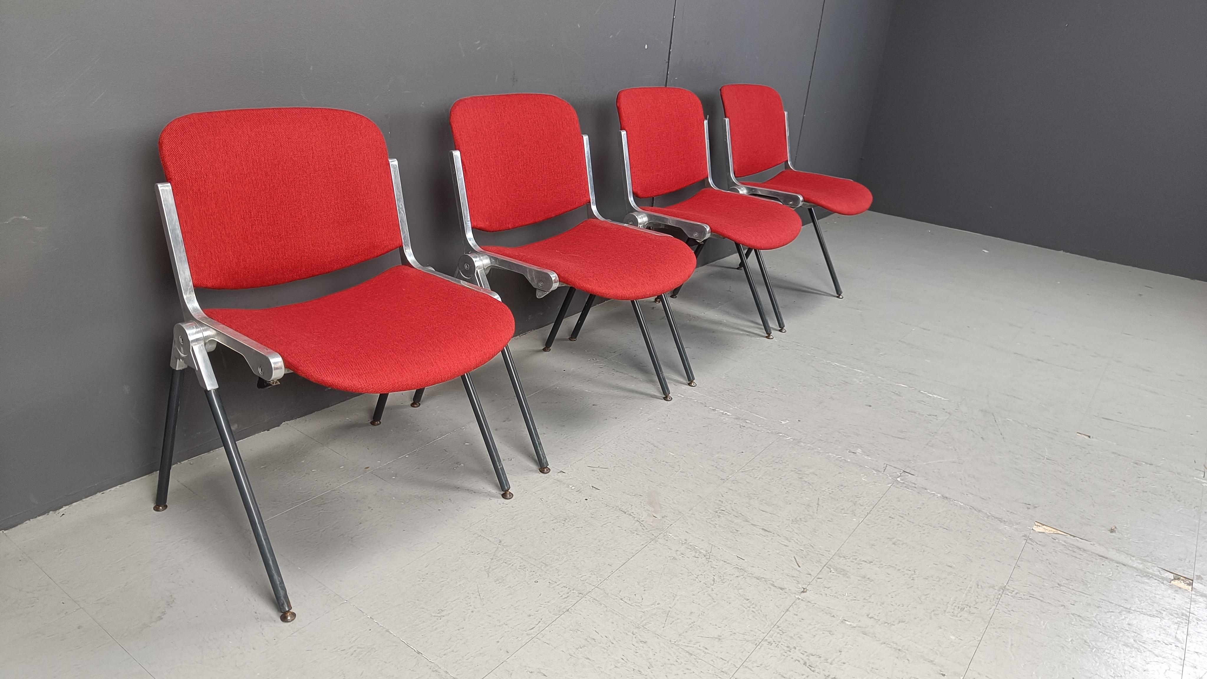 Vintage italian stackable dining chairs, 1970s 1