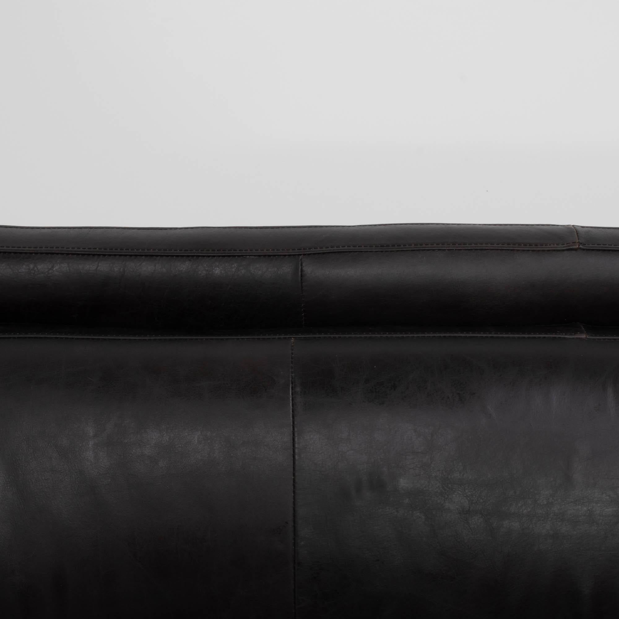 Vintage Italian Curved Black Three Seater Leather Sofa, 1960s For Sale 4
