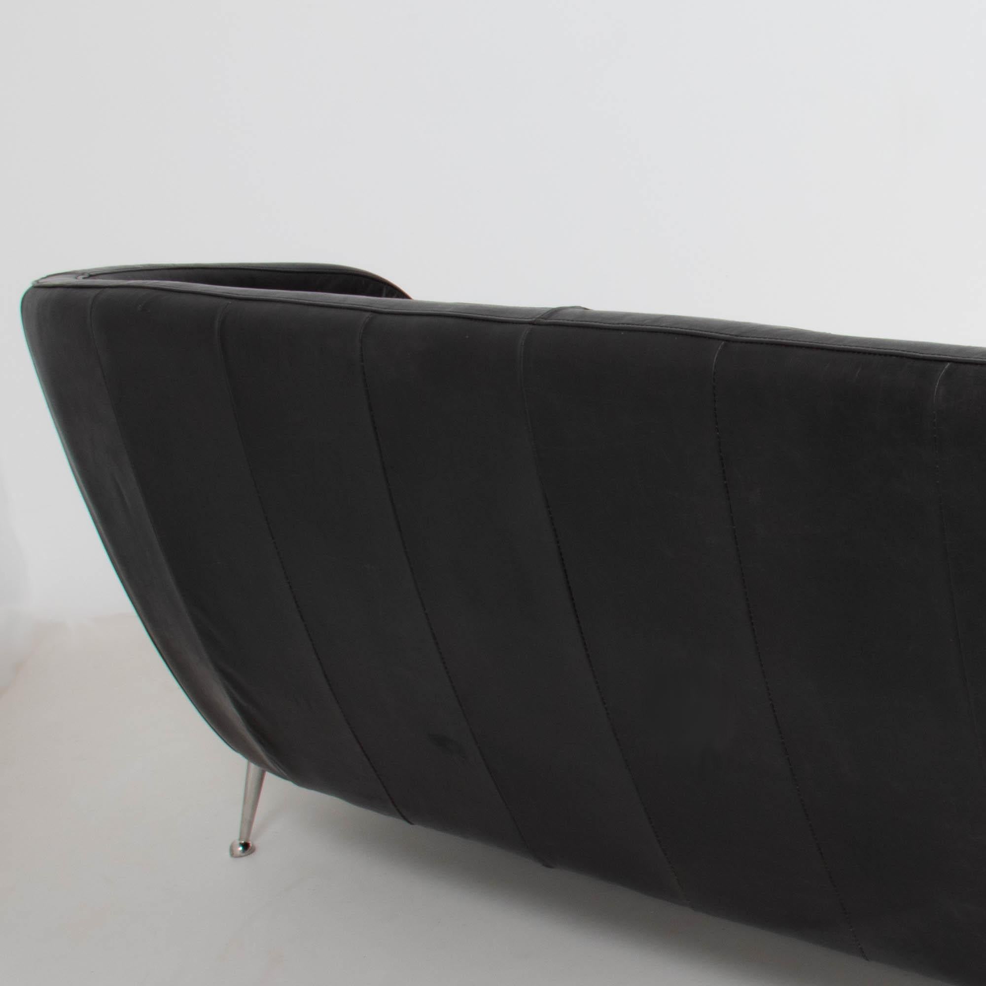 Vintage Italian Curved Black Three Seater Leather Sofa, 1960s For Sale 2