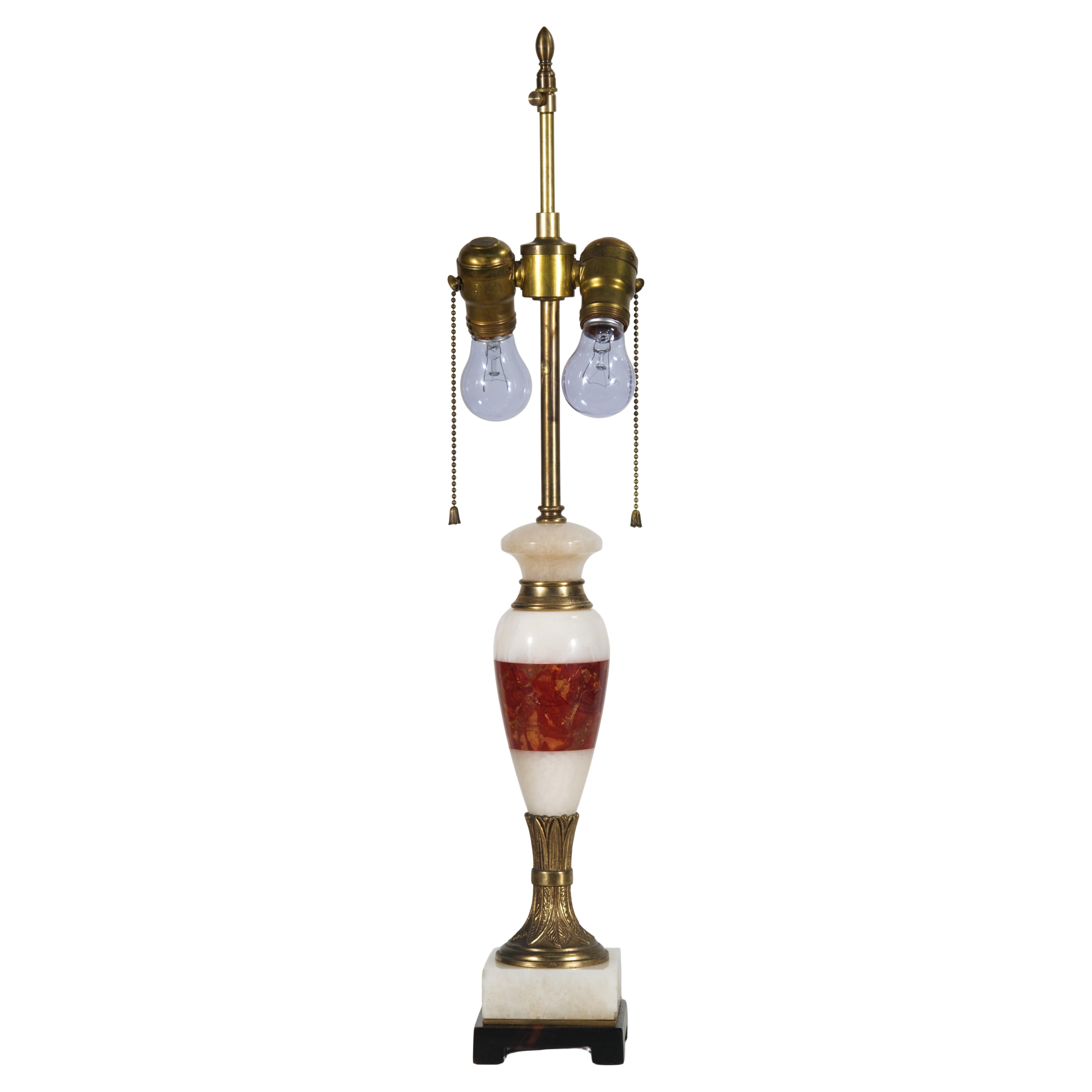 Lámpara de sobremesa Vintage Italian Lamp de alabastro tallado en mármol y urna de bronce