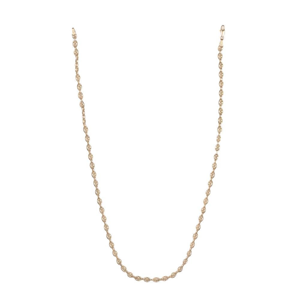 Zeitlose Eleganz mit dieser exquisiten Halskette im italienischen Vintage-Stil aus glänzendem 14-karätigem Gelbgold. Mit seinem komplizierten, ineinandergreifenden Muster strahlt dieses Stück sowohl klassischen Charme als auch anspruchsvolle