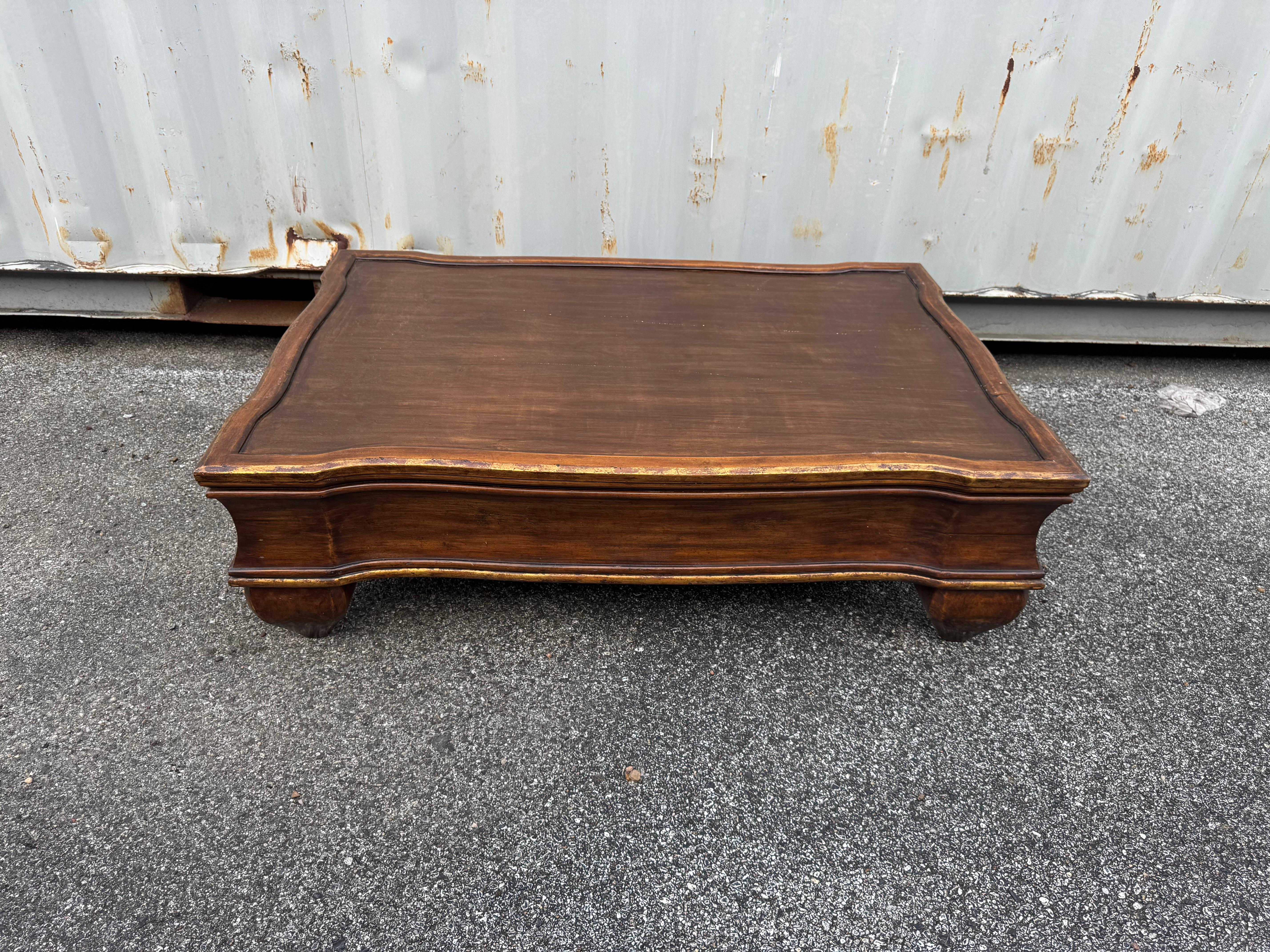 Vintage Italian Style Wood Coffee Table with Bulbous Legs In Good Condition For Sale In Pasadena, TX
