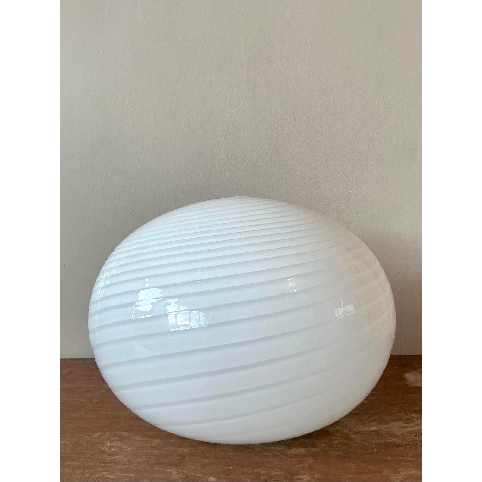 Vintage Italian Swirl Glass Lamp After Murano Italiano en venta