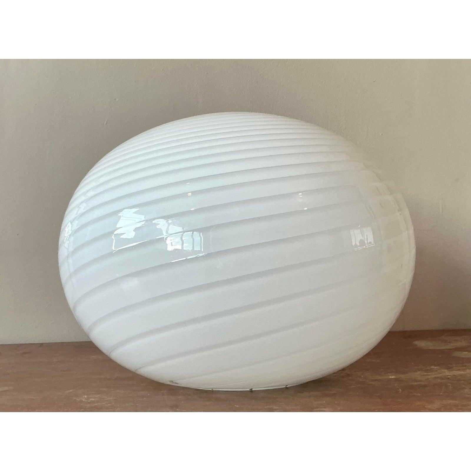 Vintage Italian Swirl Glass Lamp After Murano en Bueno estado para la venta en West Palm Beach, FL