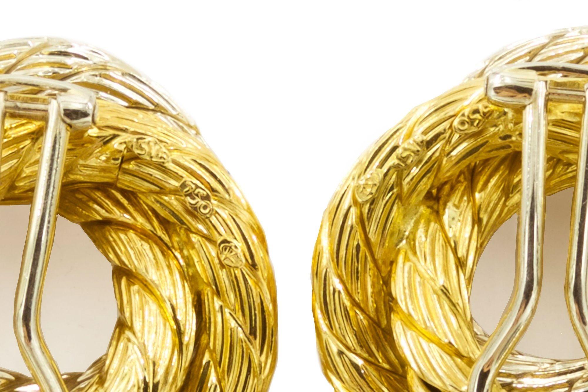 20ième siècle Boucles d'oreilles italiennes vintage en or 18k, tourbillonnantes et tressées en vente