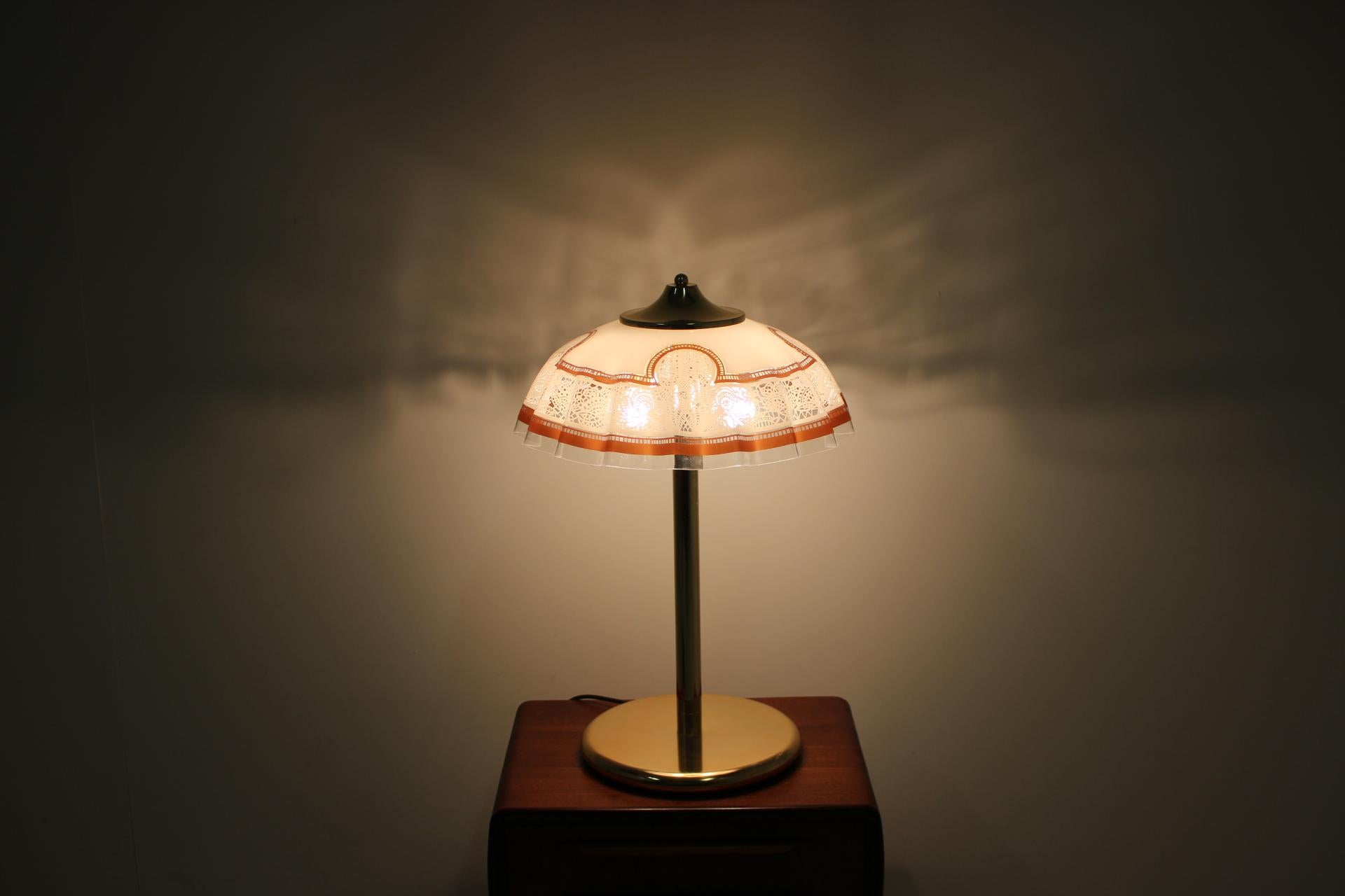Italienische Vintage-Tischlampe, 1980er Jahre im Angebot 2