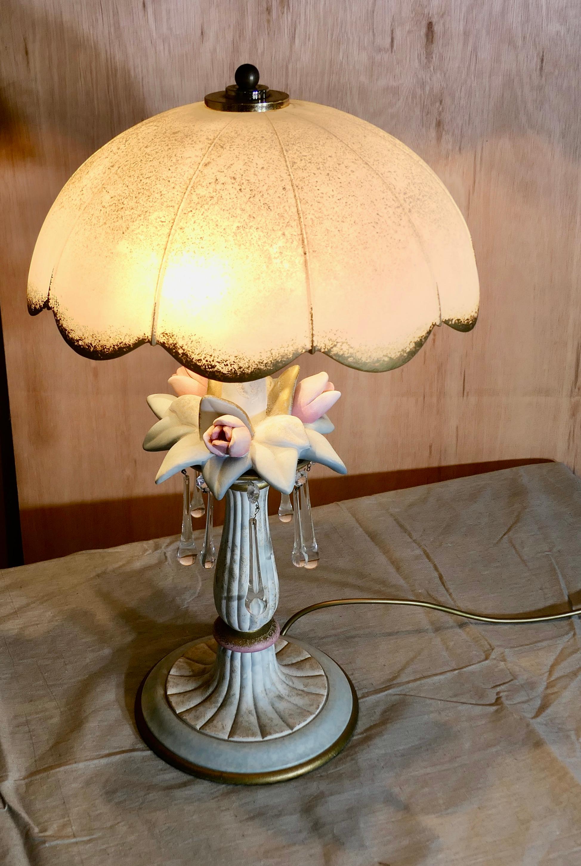 Belle Époque Vintage Italian Lamp in porcellana e vetro in vendita