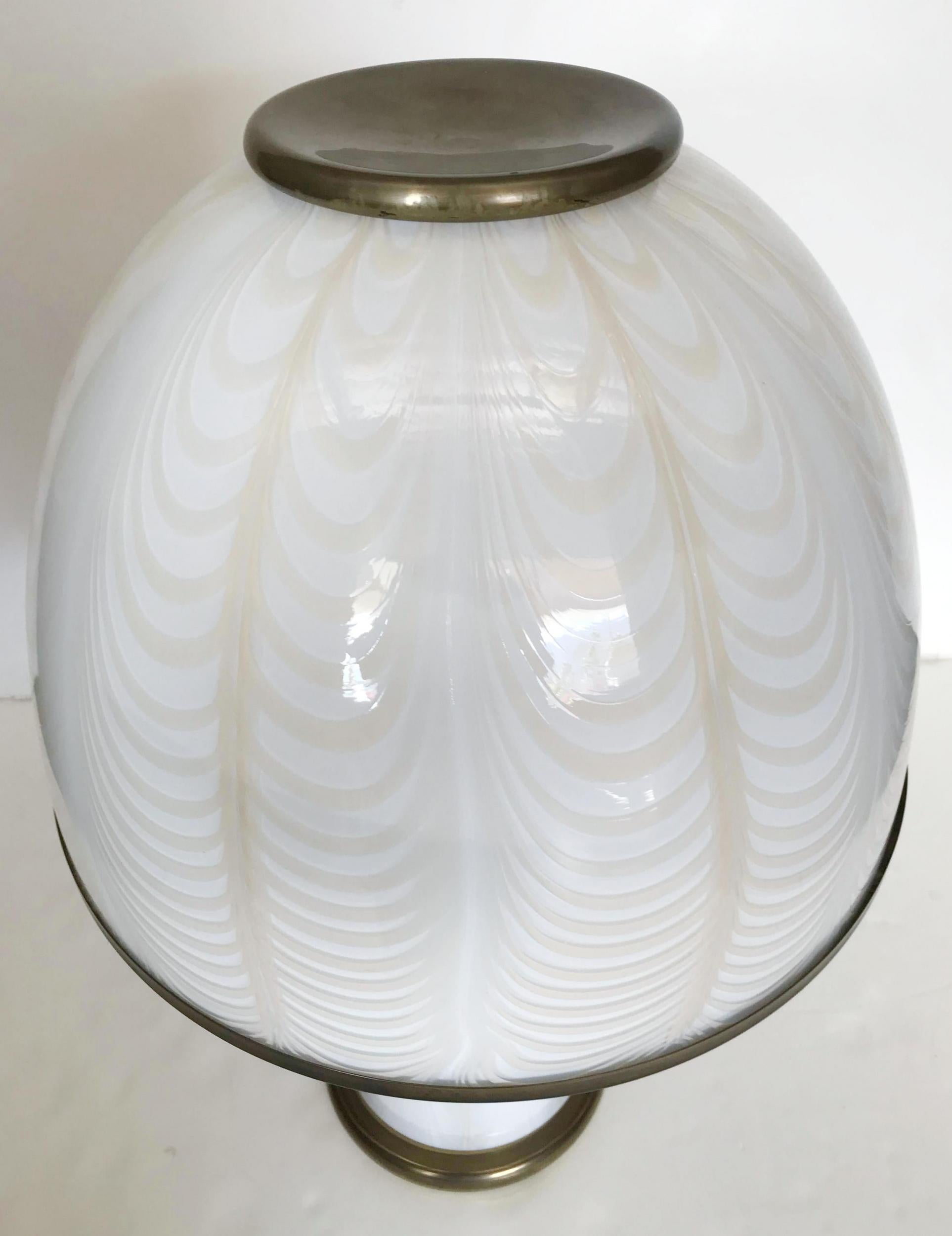 Vintage Italian Lamp mit cremefarbenem Murano-Glas von F. Fabbian für Mazzega, 1970 (Italienisch) im Angebot