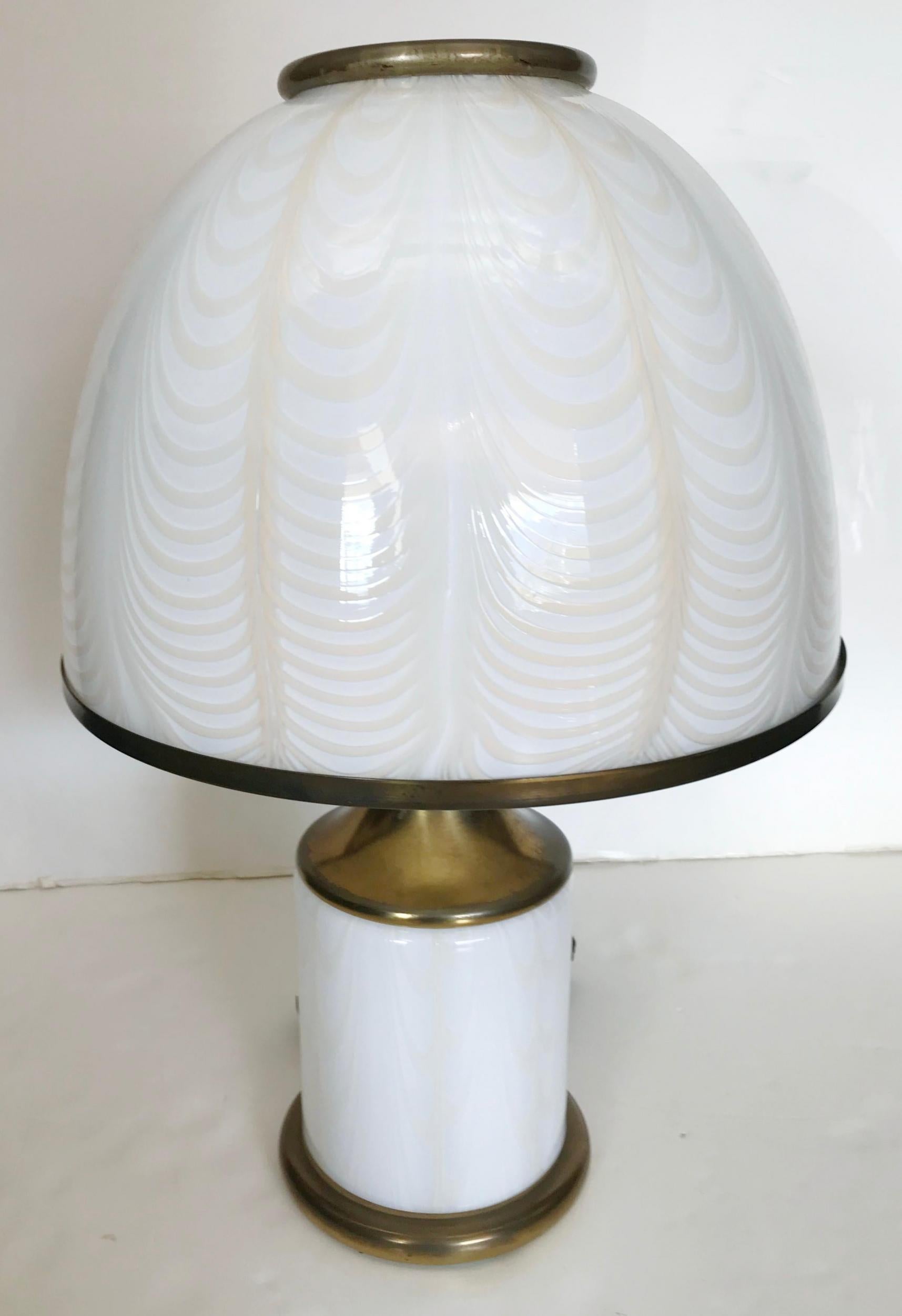 Vintage Italian Table Lamp w/ Cream Murano Glass by F. Fabbian for Mazzega, 1970 For Sale 3