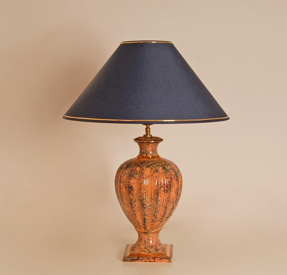Vintage Italian Ceramic Porcelain Vase Table lamps faux marble
Matière : Céramique, porcelaine, tissu
Style : Vintage, Moderniste, Oriental, Italien, Moderne, Mid Century,
Design/One : À la manière de Capodimonte, Italie, Manifacture