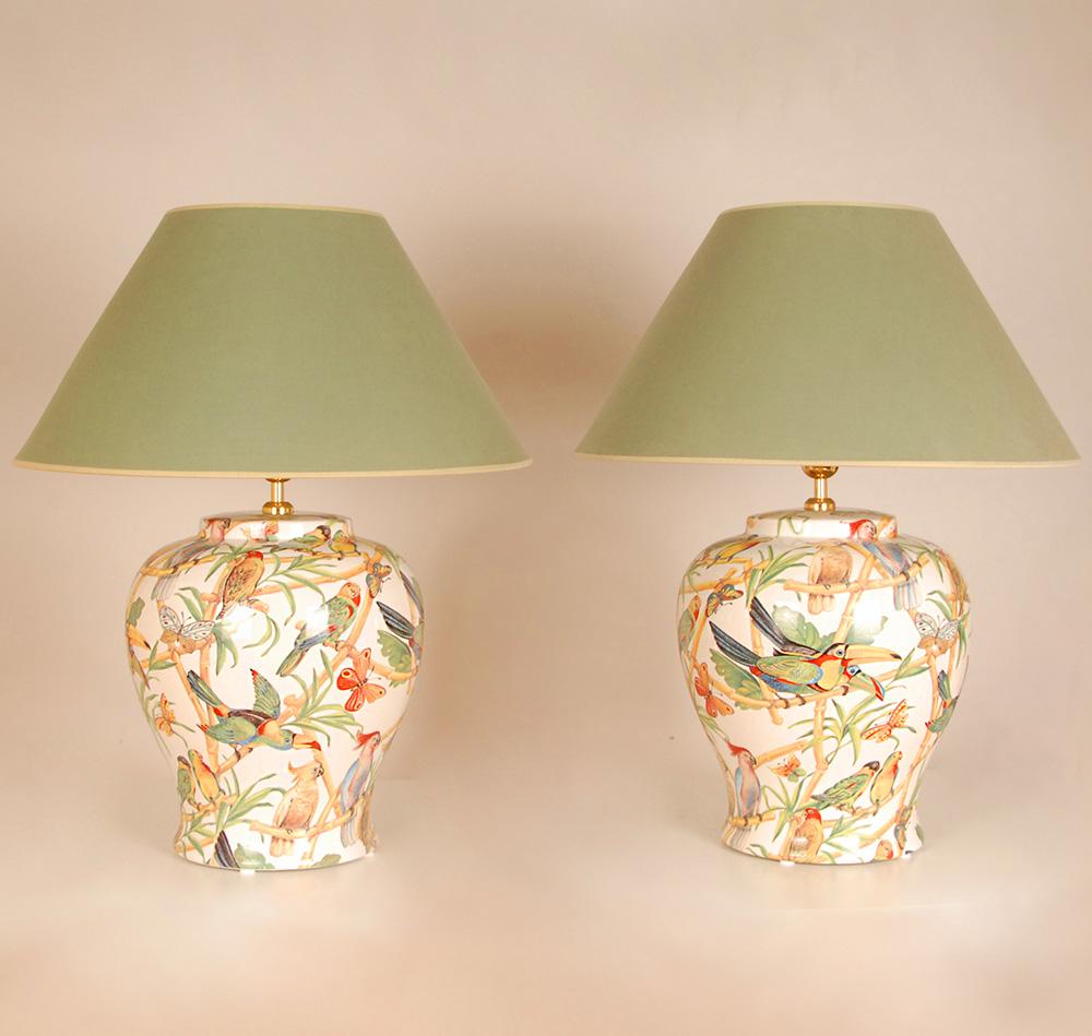 Italienische Vintage-Tischlampen, Keramik mit Papageien, große Porzellanvasen-Lampen, Paar im Angebot 9