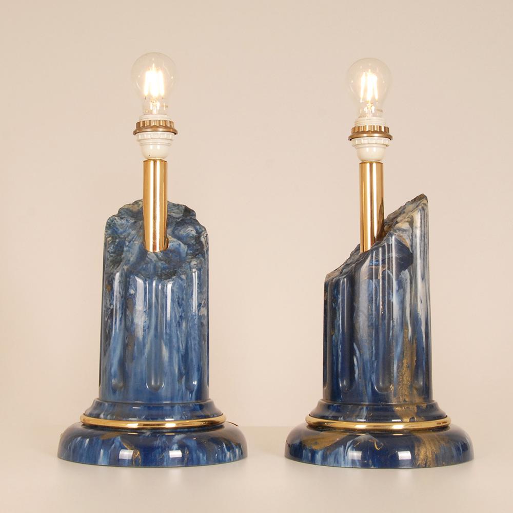 Vintage Italian Tablelamps Lapislázuli imitación mármol Lámpara de columna azul y oro Italiano en venta